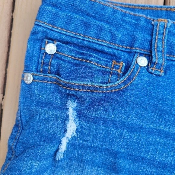 3/$15 DKNY Distressed Medium Wash Denim Jean Sho… - Picture 2 of 9